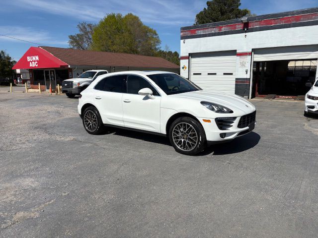 2016 Porsche Macan Image 1