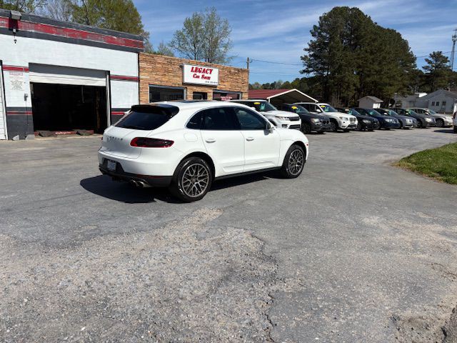 2016 Porsche Macan Image 8