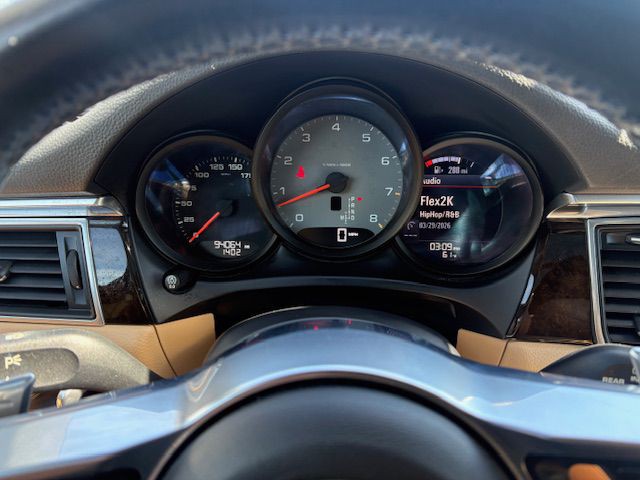 2016 Porsche Macan Image 9