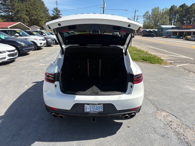 2016 Porsche Macan Image 18