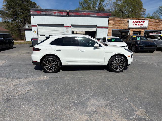 2016 Porsche Macan Image 21