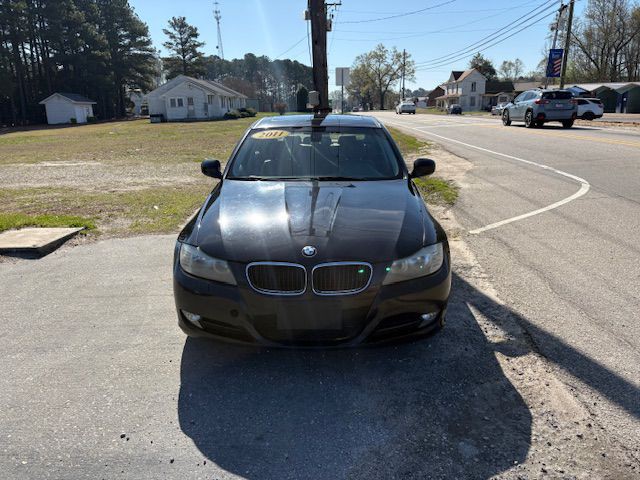 2011 BMW 3 Series Image 2