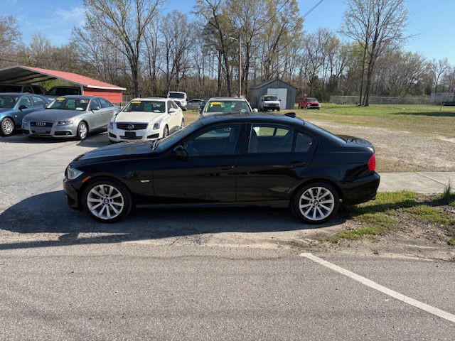 2011 BMW 3 Series Image 4