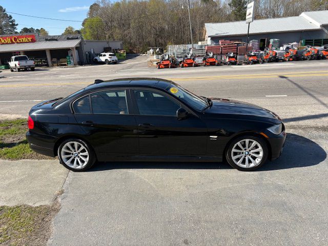 2011 BMW 3 Series Image 5