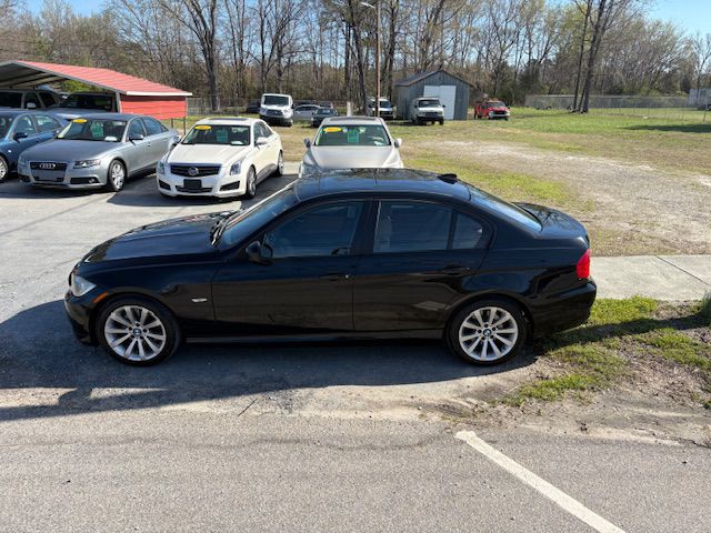 2011 BMW 3 Series Image 18