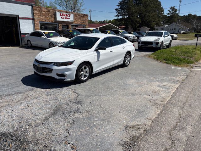 2018 Chevrolet Malibu Image 3