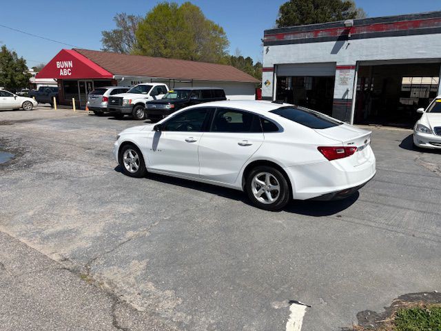 2018 Chevrolet Malibu Image 6