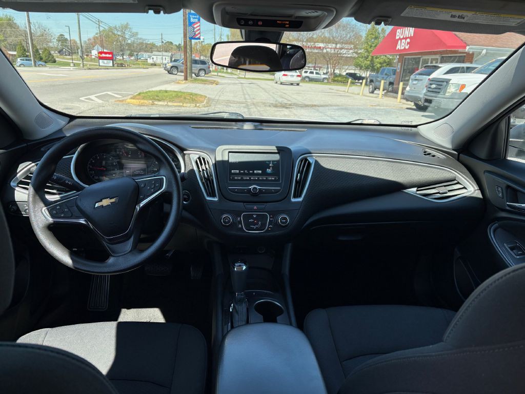 2018 Chevrolet Malibu Image 10