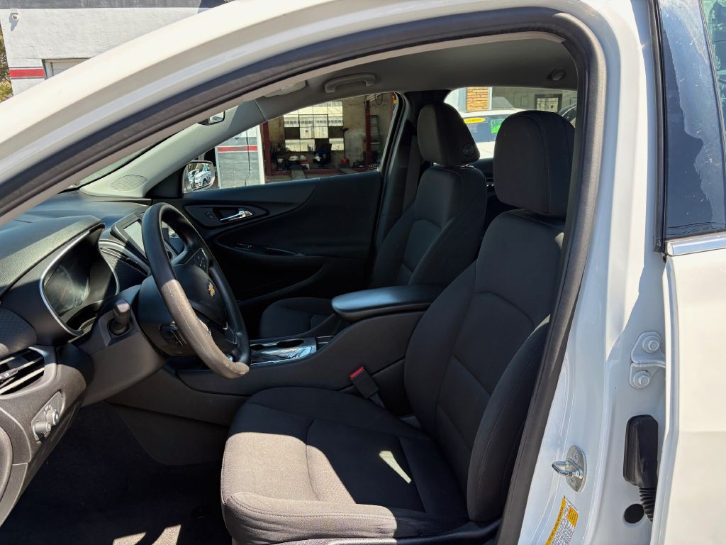 2018 Chevrolet Malibu Image 11