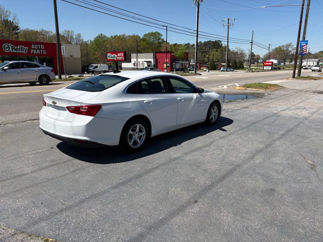 2018 Chevrolet Malibu Image 20
