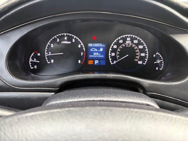 2010 Hyundai Genesis Image 9