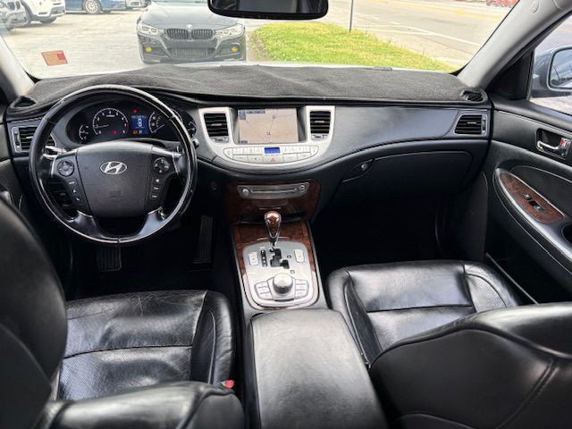 2010 Hyundai Genesis Image 10