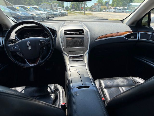 2016 Lincoln MKZ Image 10