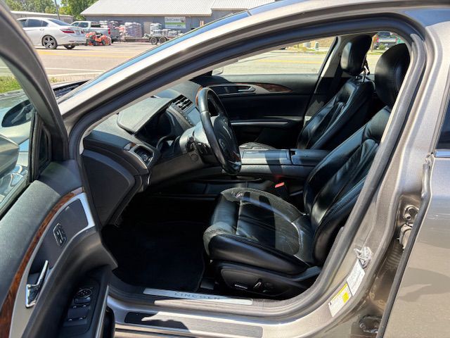 2016 Lincoln MKZ Image 12