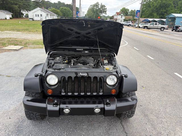2013 Jeep Wrangler Unlimited Image 2