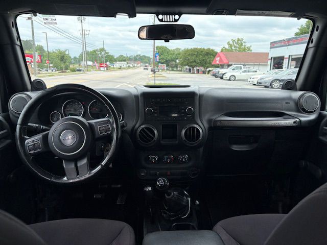 2013 Jeep Wrangler Unlimited Image 10