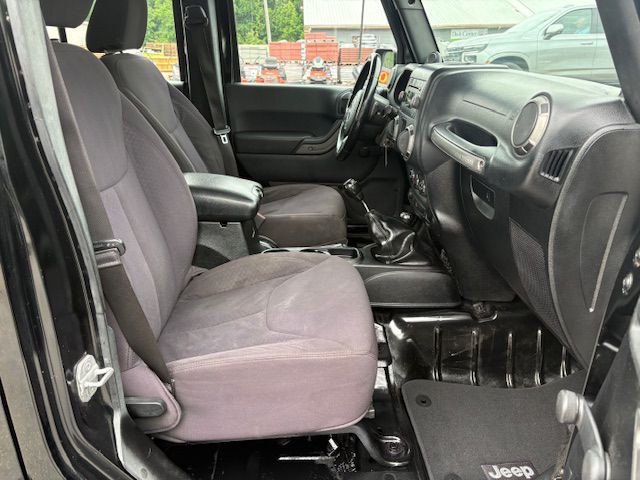 2013 Jeep Wrangler Unlimited Image 12