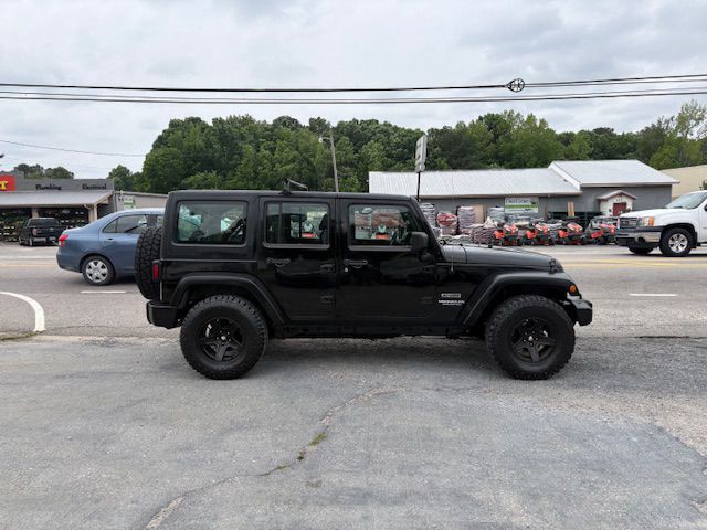 2013 Jeep Wrangler Unlimited Image 18
