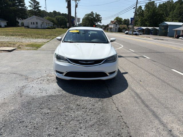 2015 Chrysler 200 Image 2