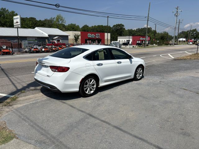 2015 Chrysler 200 Image 6