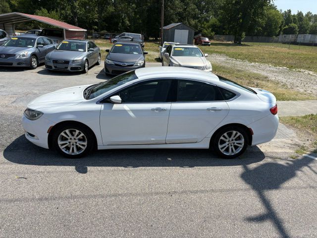 2015 Chrysler 200 Image 18