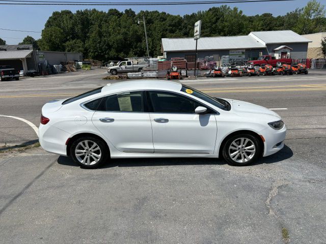 2015 Chrysler 200 Image 19