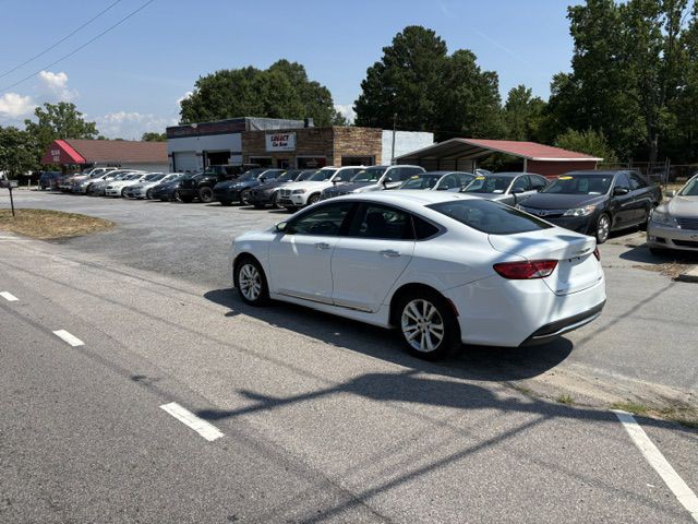 2015 Chrysler 200 Image 21