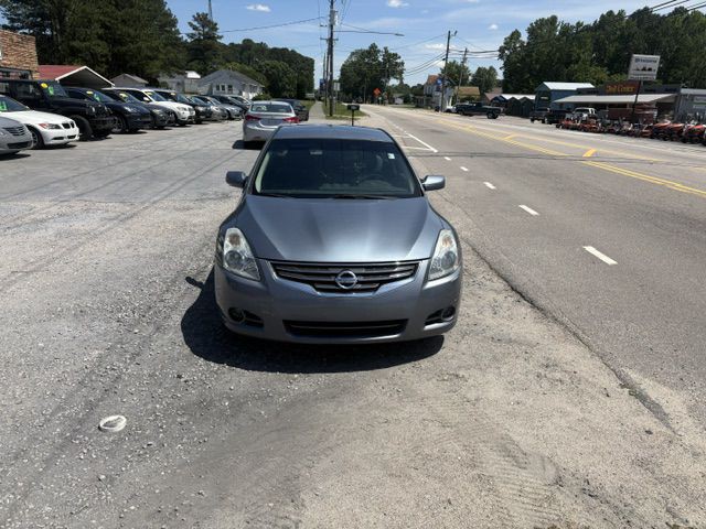 2010 Nissan Altima Image 2