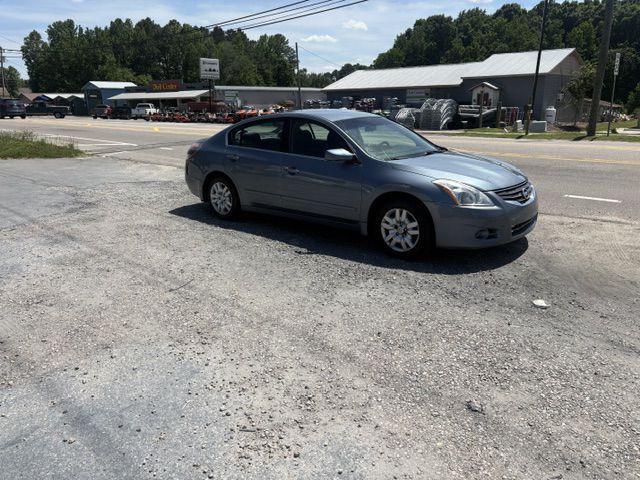 2010 Nissan Altima Image 3