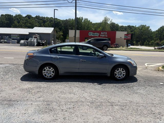 2010 Nissan Altima Image 4