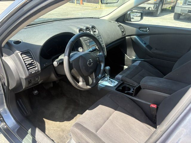 2010 Nissan Altima Image 10