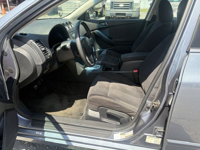 2010 Nissan Altima Image 11