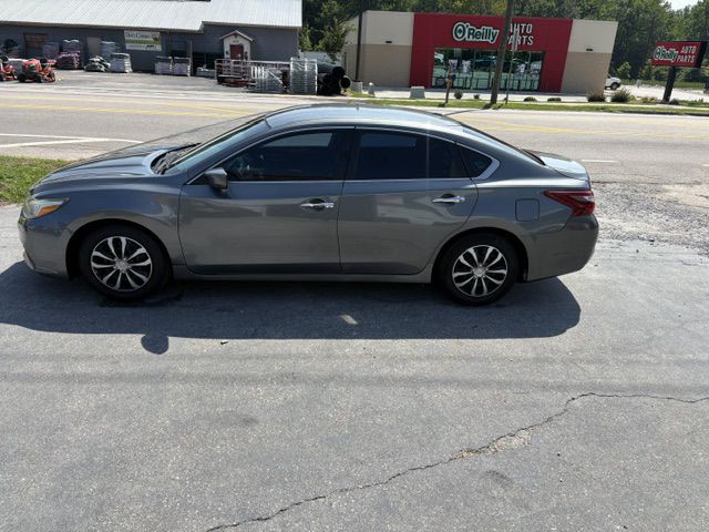 2018 Nissan Altima Image 5