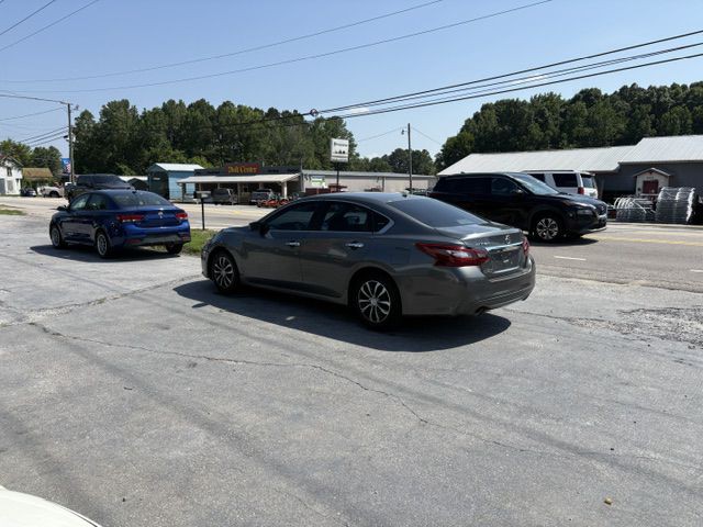 2018 Nissan Altima Image 8