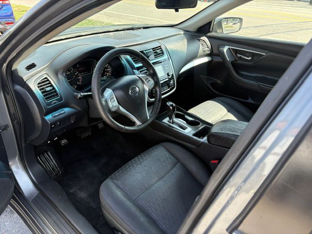 2018 Nissan Altima Image 10
