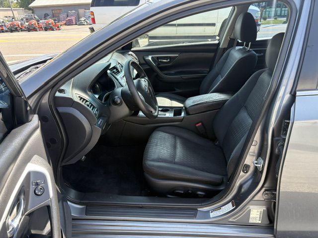 2018 Nissan Altima Image 12