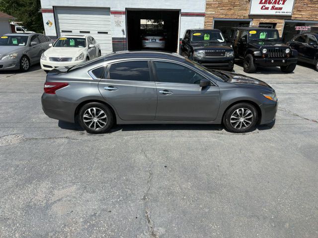 2018 Nissan Altima Image 18
