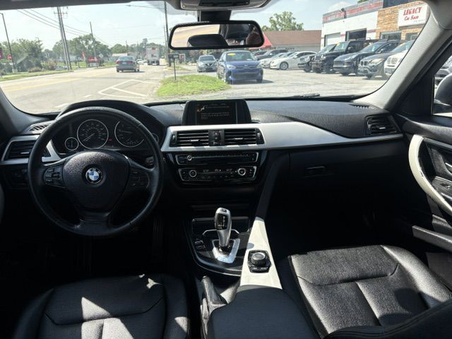 2016 BMW 3 Series Image 10