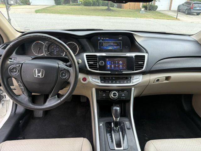 2015 Honda Accord Image 11