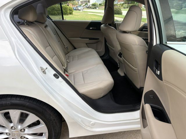 2015 Honda Accord Image 15