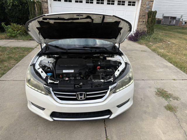 2015 Honda Accord Image 16