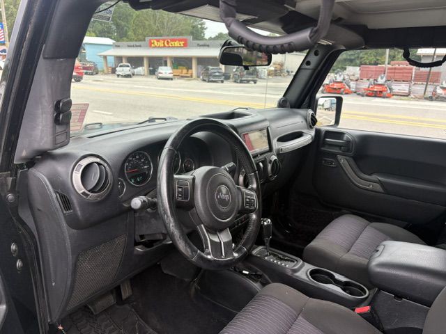2011 Jeep Wrangler Image 10
