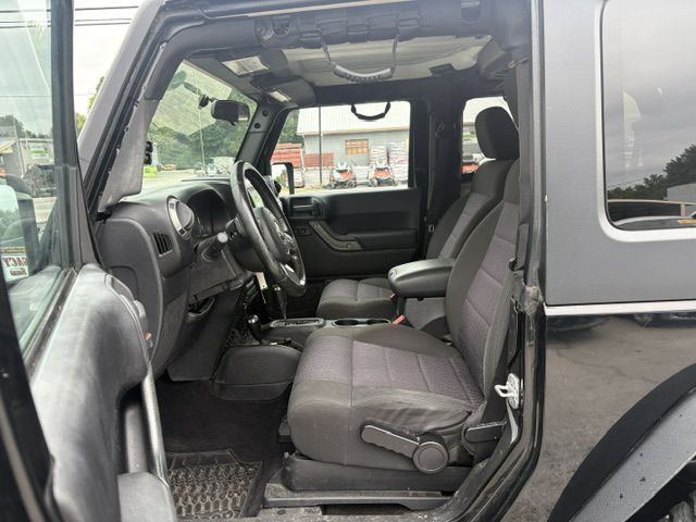 2011 Jeep Wrangler Image 11