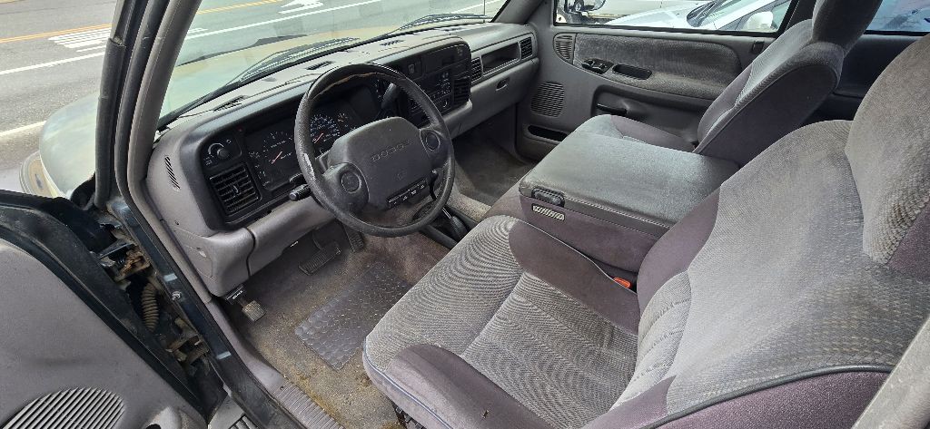 1995 Dodge Ram 2500 Image 15