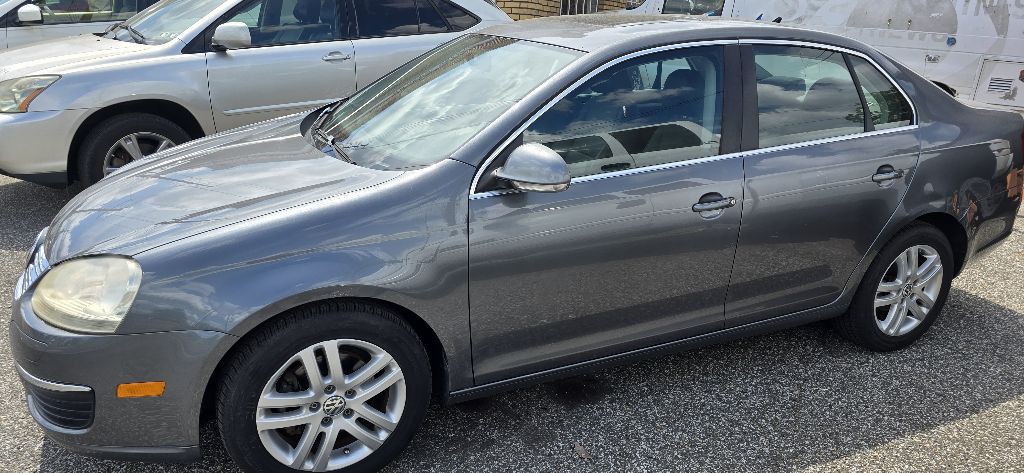 2009 Volkswagen Jetta Image 2