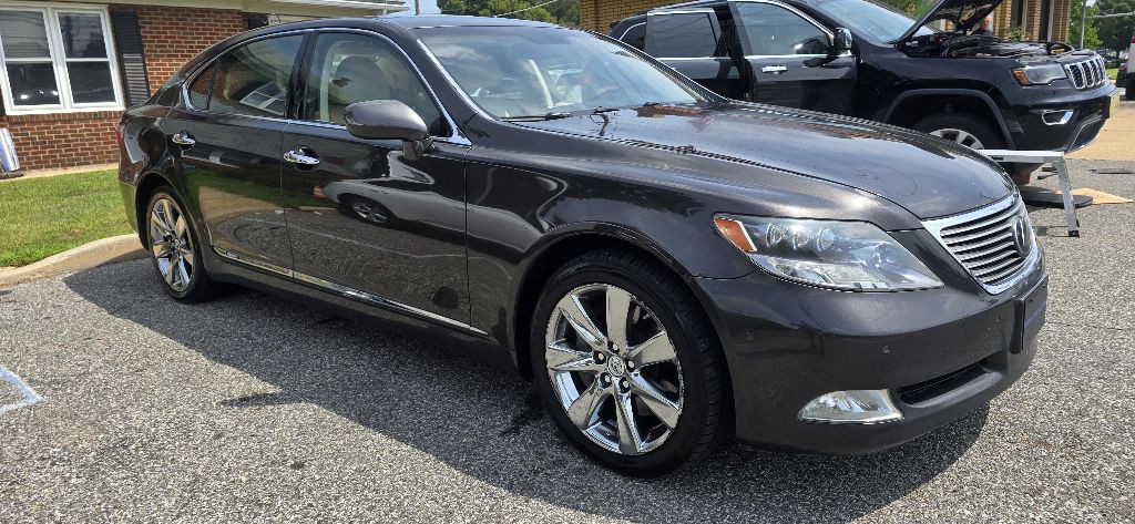 2008 Lexus LS Image 2