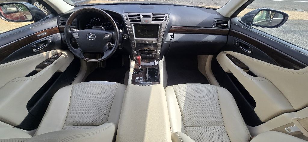 2008 Lexus LS Image 9