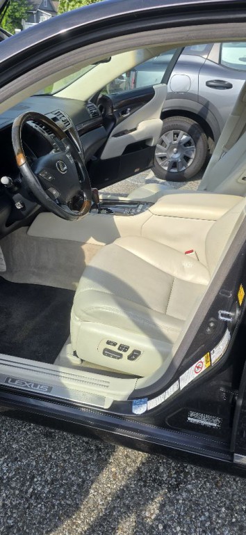 2008 Lexus LS Image 25