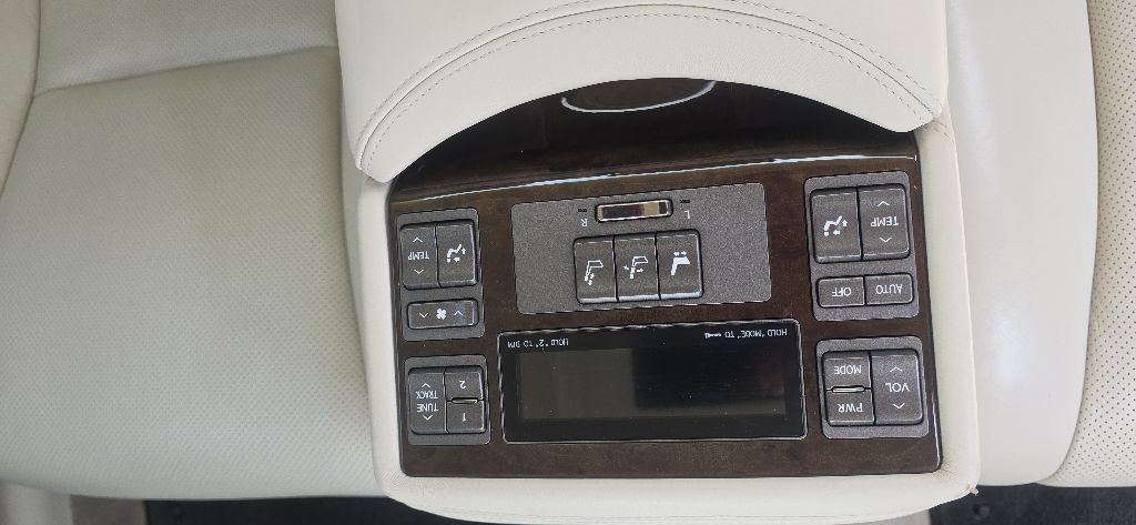 2008 Lexus LS Image 31