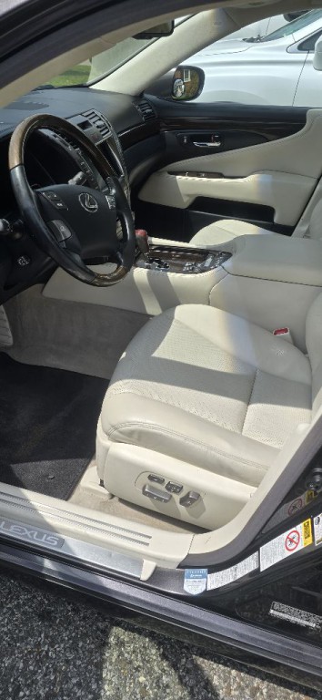 2008 Lexus LS Image 33